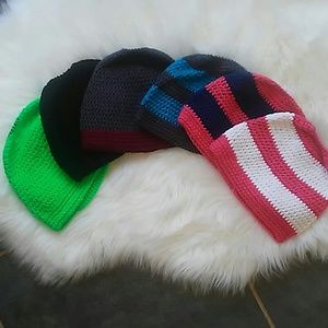 *6* NEW! toboggan messybun hats w/ ponytail hole!
